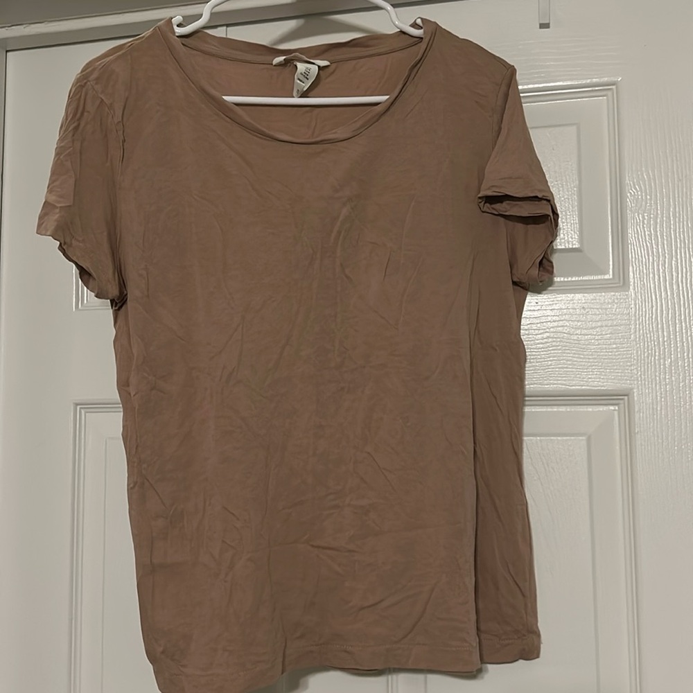 Basic women’s H&M tan tshirt